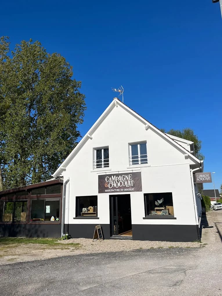 La chocolaterie Campagne & Chocolat à Beutin, avec le logement à l'étage